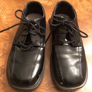 Deer Stags boy black dress shoes (Oxford)